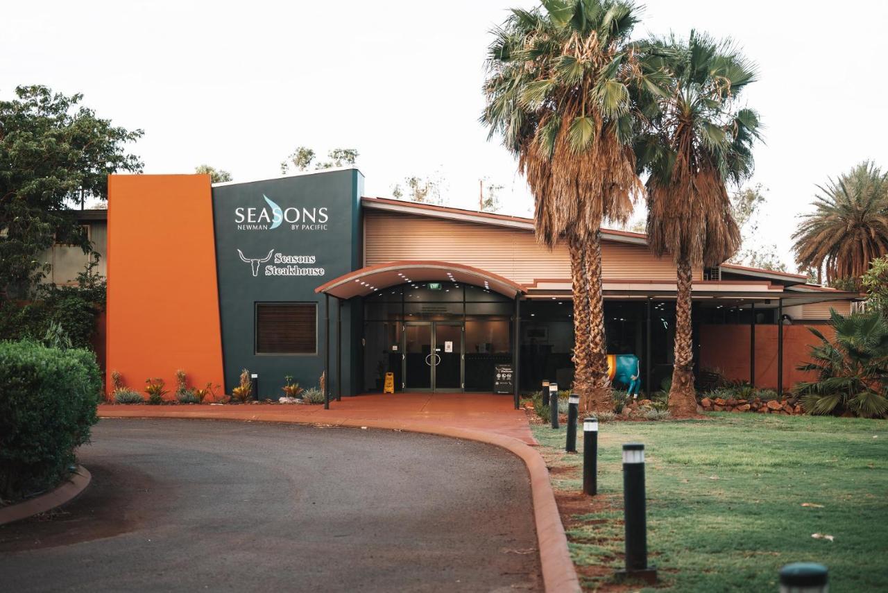 Seasons Hotel Newman Exterior photo